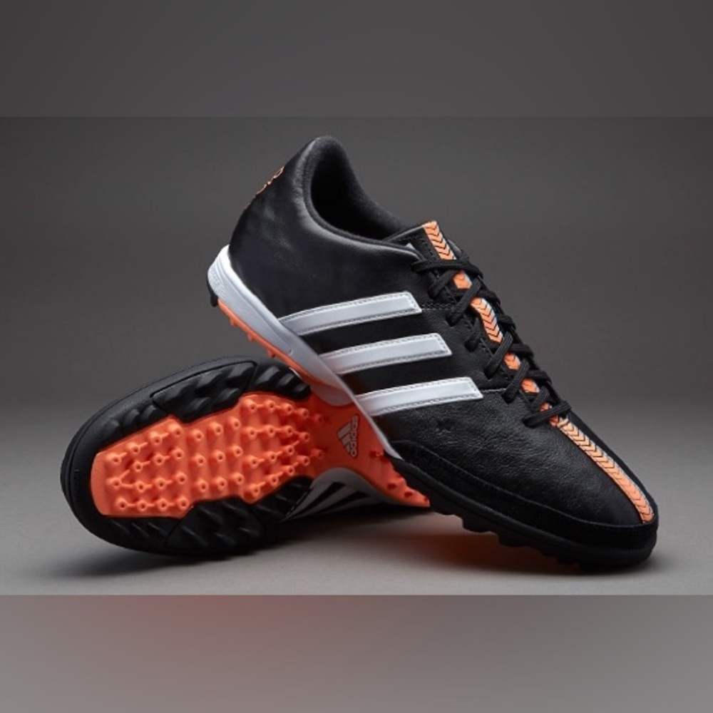 Adidas 11Nova tf Soccer Boots